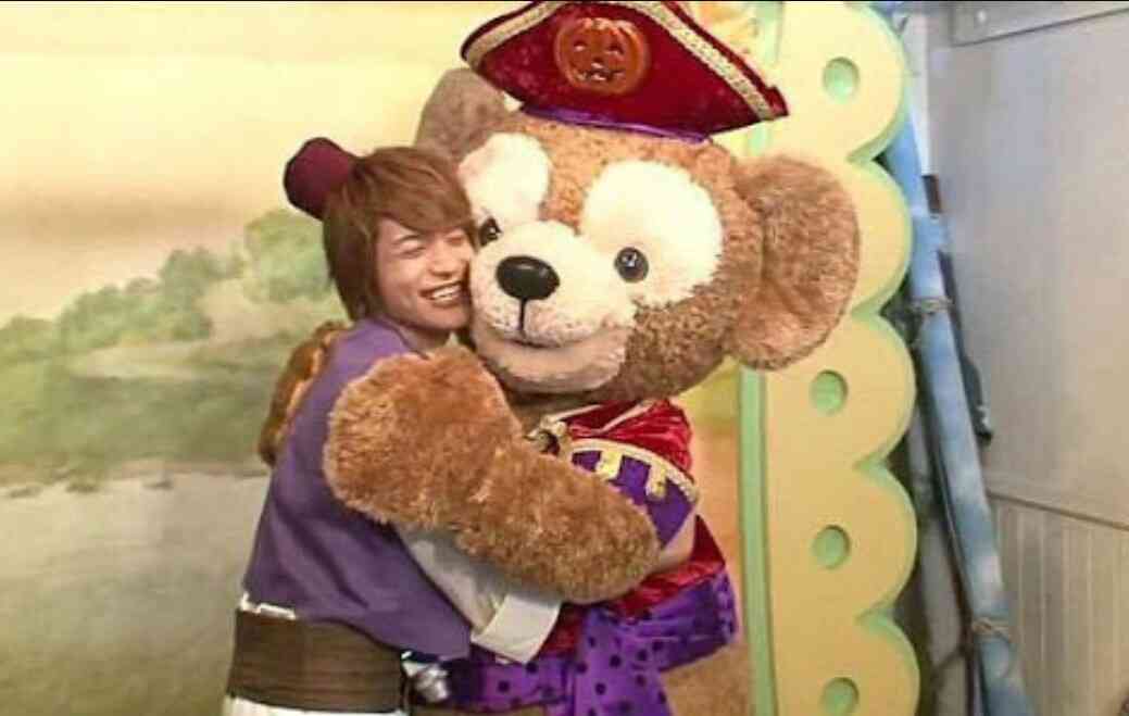 お忍びで芸能人とディズニーランドでデート!!誰と行きたい?