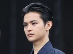 お忍びで芸能人とディズニーランドでデート!!誰と行きたい?