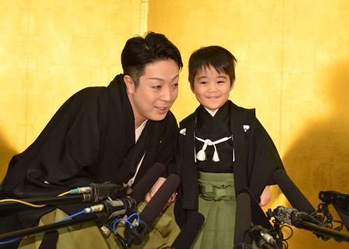 市川海老蔵、我が子&寺島しのぶ長男の3ショットに「なんか涙出るよ」