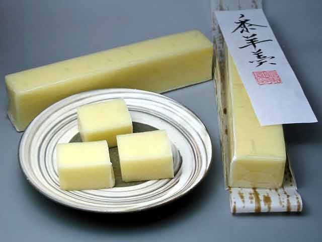 地元の銘菓を言って食べたことがあったらプラスを押すトピ