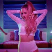 ベラ・ハディッド、美バスト＆美脚あらわでセクシー過ぎる！透けドレスが再び話題