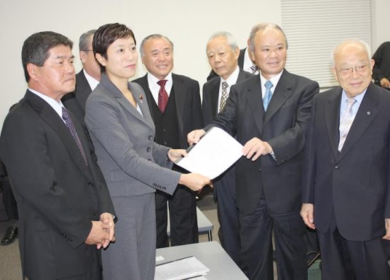 民進党・辻元清美議員、皇室「生理的にいや」 30年前の著書で発覚、天皇制を「悪の根源」とまで