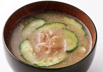 若者のみそ汁離れ「1,2カ月飲まない」　日本の伝統食に何が起きているのか