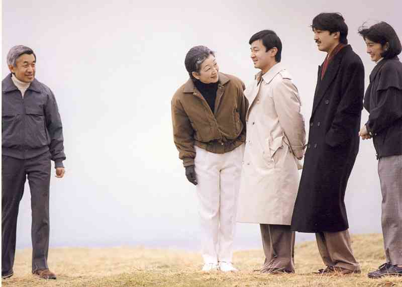 皇位継承：皇太子さま会見　象徴の務め「全身全霊で」