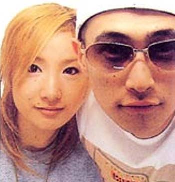 窪塚洋介、妻・PINKYの誕生日を息子と祝福　家族ショット公開