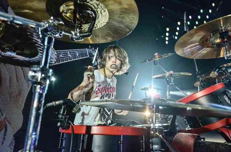 ワンオクTomoya、結婚を発表「幸せな家庭を」
