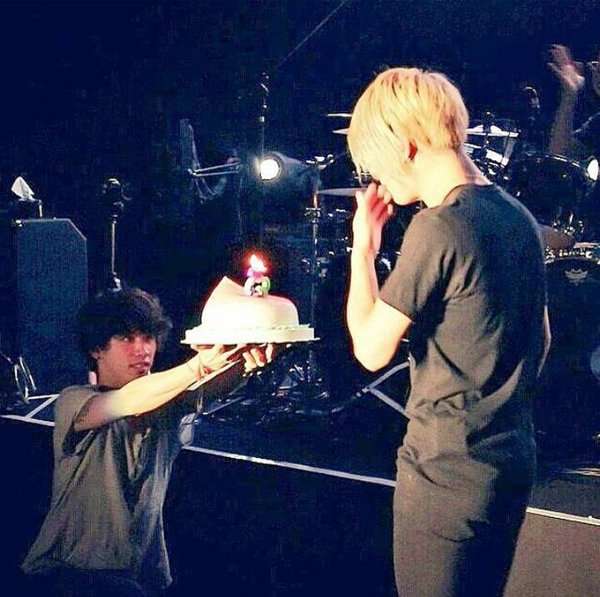 ワンオクTomoya、結婚を発表「幸せな家庭を」