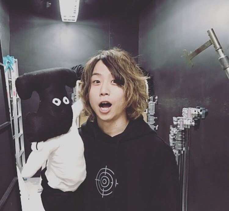 ワンオクTomoya、結婚を発表「幸せな家庭を」