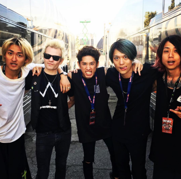 ワンオクTomoya、結婚を発表「幸せな家庭を」