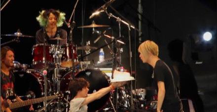 ワンオクTomoya、結婚を発表「幸せな家庭を」