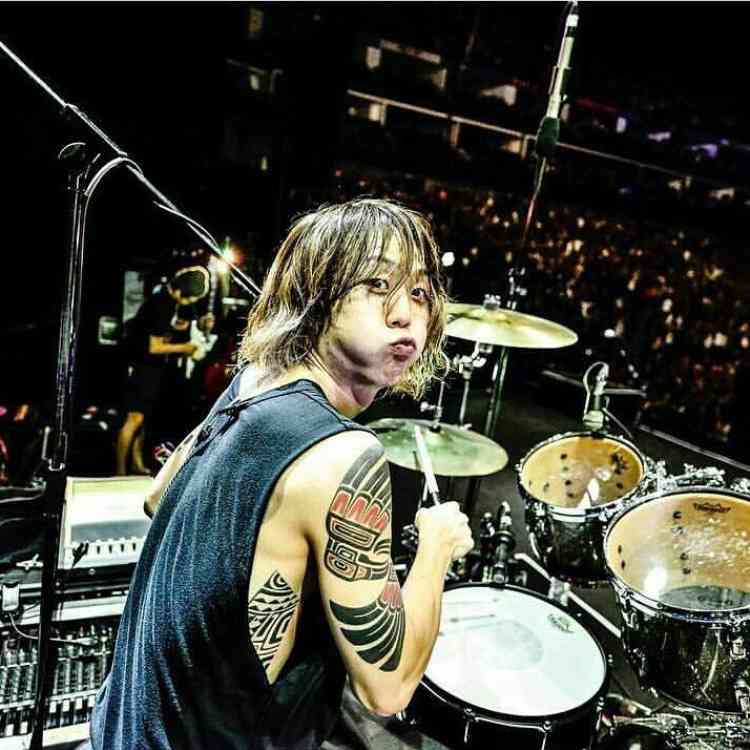 ワンオクTomoya、結婚を発表「幸せな家庭を」