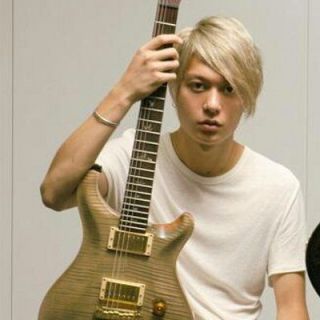 ワンオク(ONE OK ROCK) Taka、すみれとの“ご機嫌”2ショットにファン「飲み過ぎないでね～」