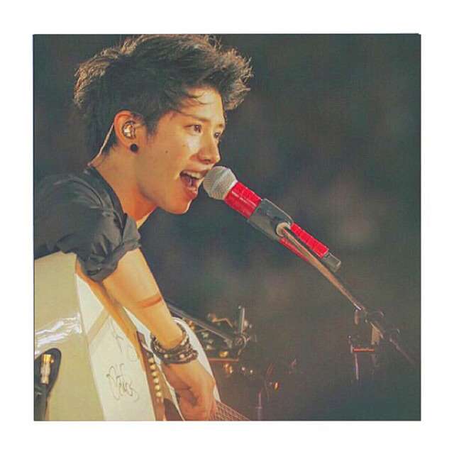 ワンオク(ONE OK ROCK) Taka、すみれとの“ご機嫌”2ショットにファン「飲み過ぎないでね～」