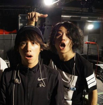 ワンオク(ONE OK ROCK) Taka、すみれとの“ご機嫌”2ショットにファン「飲み過ぎないでね～」