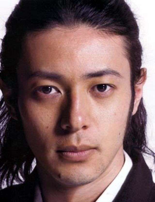 この人の髭、有り無しどちらが好き?