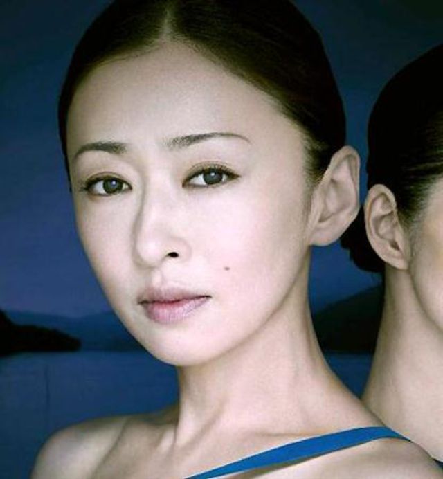 誰の眉の形が好きですか？