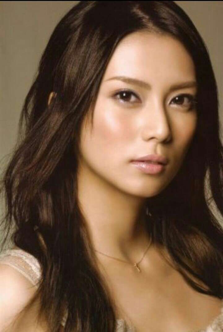 誰の眉の形が好きですか？