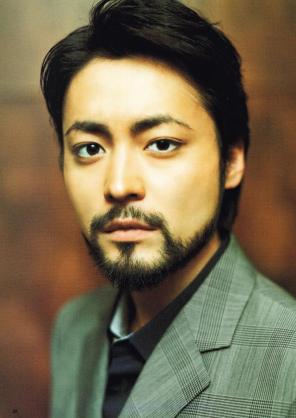 誰の眉の形が好きですか？