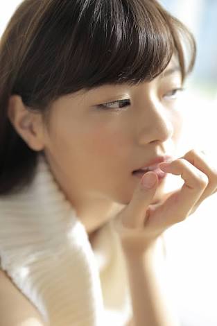 【画像】伏し目がちな画像をお願いします
