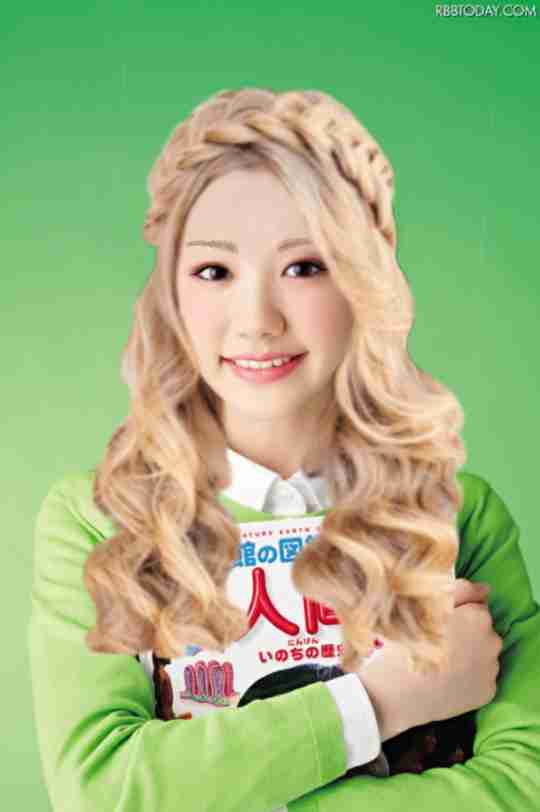 芦田愛菜が小学館「図鑑 NEO」新CMに登場！大人っぽくなった姿を披露