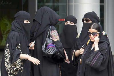 ドバイの乞食が月収825万円と話題に！　それ目的で入国する人まで