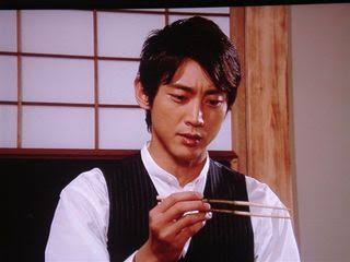 お箸、ちゃんと持てますか？