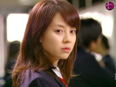 女から見ても「厚化粧かも」と思う女性芸能人1位は