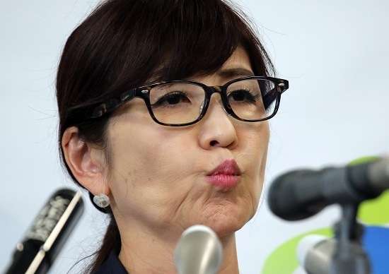 稲田防衛相 辞任の意向固める