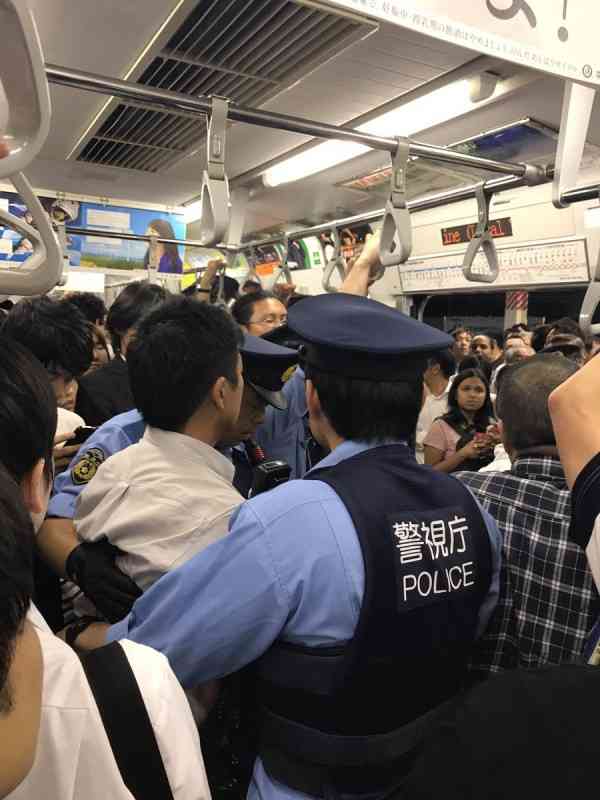 痴漢の疑いの男、線路に飛び降り逃走 JR田町駅