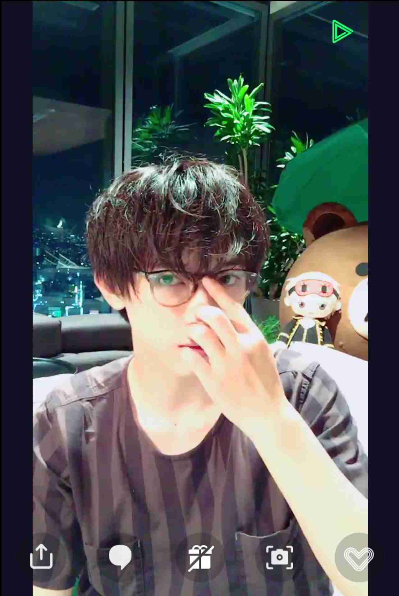 メガネ男子好きな人〜