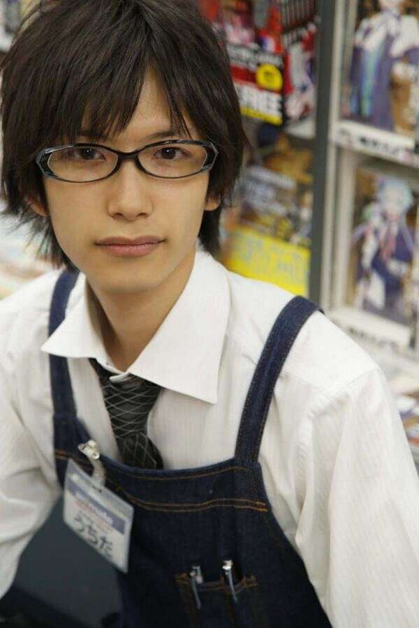 メガネ男子好きな人〜