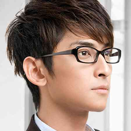 メガネ男子好きな人〜