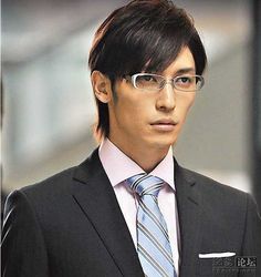 メガネ男子好きな人〜