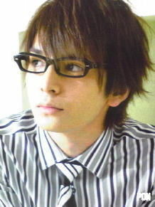 メガネ男子好きな人〜