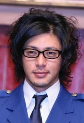 メガネ男子好きな人〜