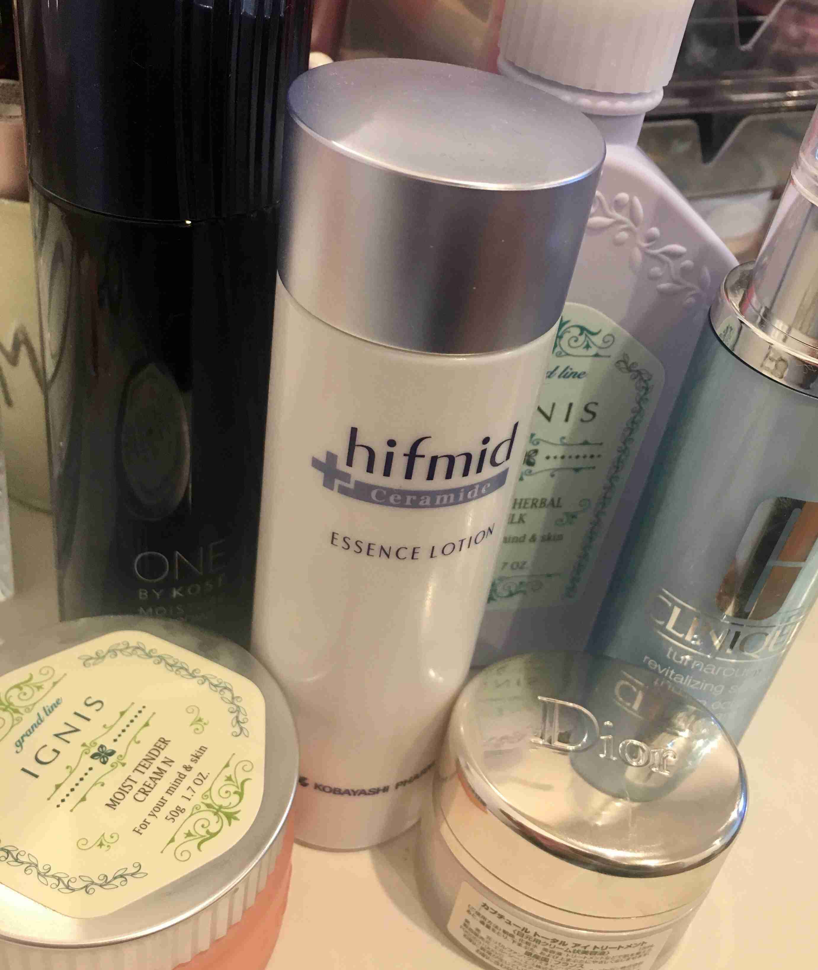 年齢とスキンケアの使用アイテムと順序教えてください！