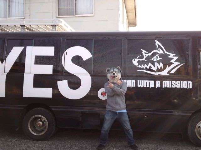 いろんなアーティストのツアートラック♪