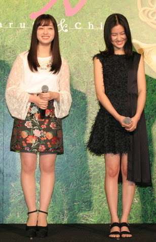 橋本環奈、純白ワンピースをまとい天使のスマイル　輝く美脚も披露
