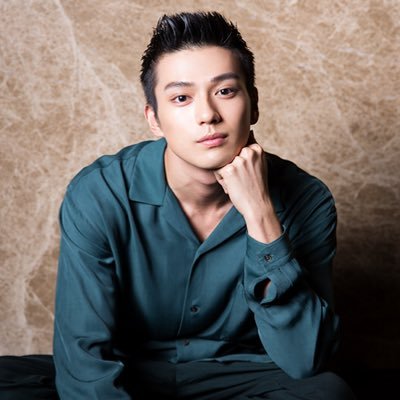 新田真剣佑好きな人〜〜！