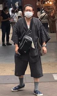 板野友美の写真集、白石麻衣に次ぐスピード重版決定　書店も「今年に入って最大の人気」とコメント