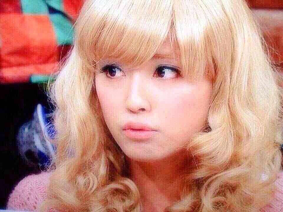 金髪の芸能人画像