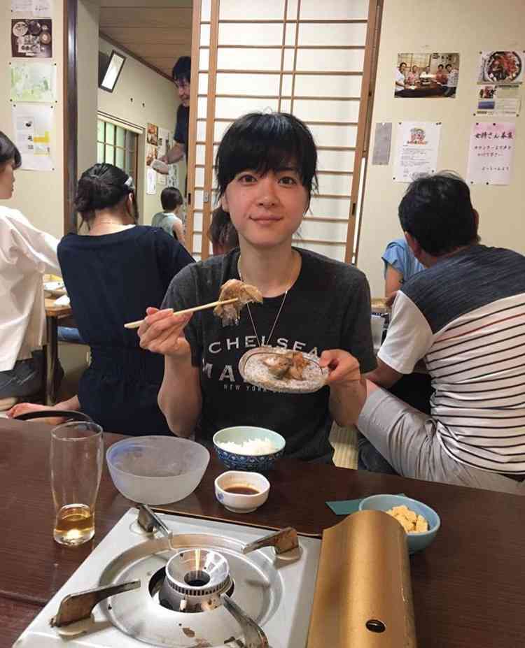 上野樹里、赤ちゃん抱く姿に反響「癒される」「ほっこり」