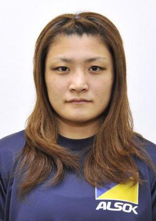 吉田沙保里、ワンダーウーマンコスプレで最強の美女戦士に変身！