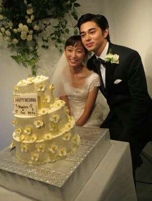 新郎新婦から、主役の座を奪ってしまうウエディングケーキ