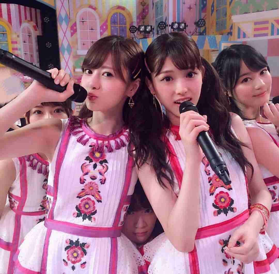 好きな女性アイドルグループの好きな衣装を貼るトピ