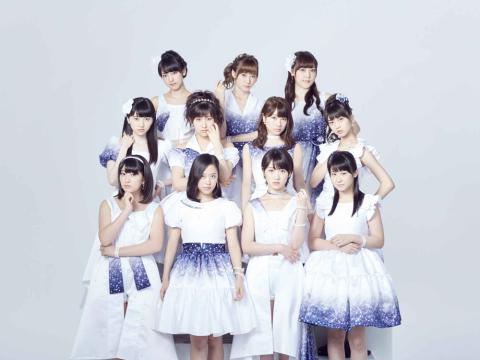 好きな女性アイドルグループの好きな衣装を貼るトピ