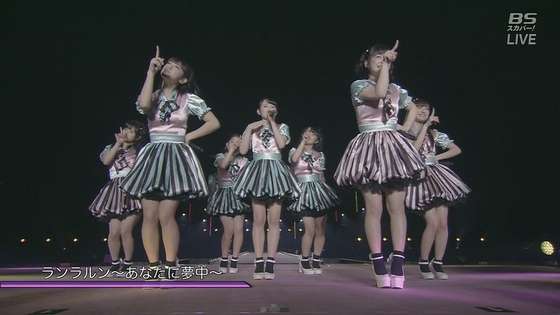 好きな女性アイドルグループの好きな衣装を貼るトピ