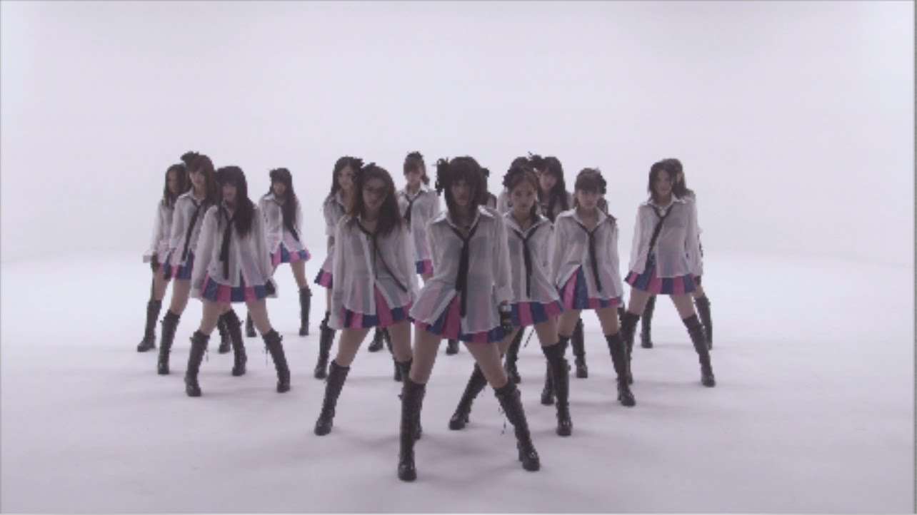好きな女性アイドルグループの好きな衣装を貼るトピ