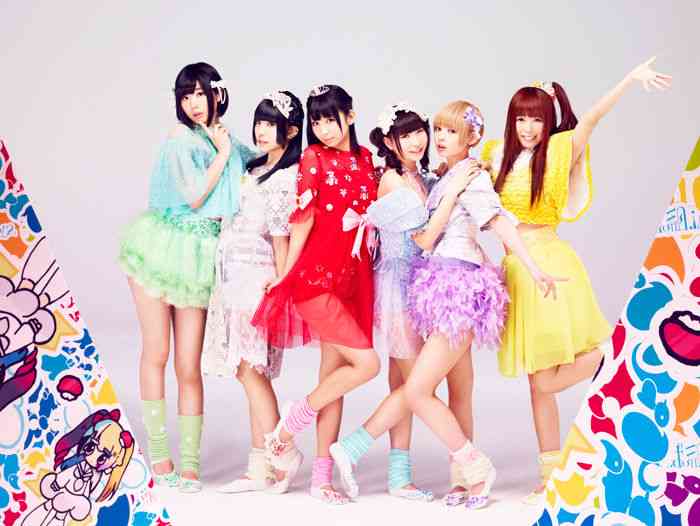 好きな女性アイドルグループの好きな衣装を貼るトピ