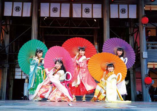 好きな女性アイドルグループの好きな衣装を貼るトピ